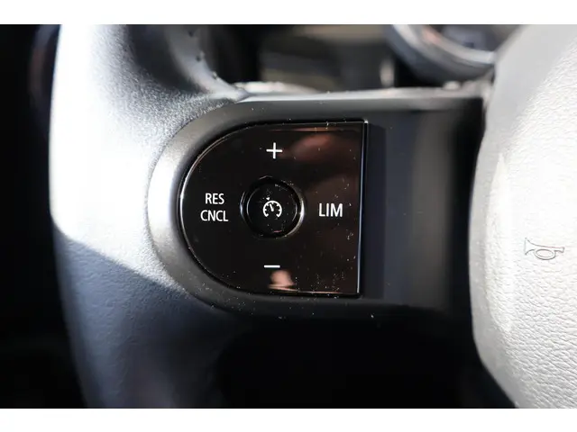 MINI 5-Deurs 1.5 Cooper Classic 2024 Benzine 13