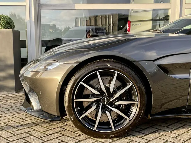 Aston Martin V8 Vantage 4.0 2021 Benzine 35
