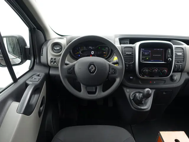 Renault Trafic 1.6 dCi Euro 6 T29 L2 Luxe- 2016 Diesel 6