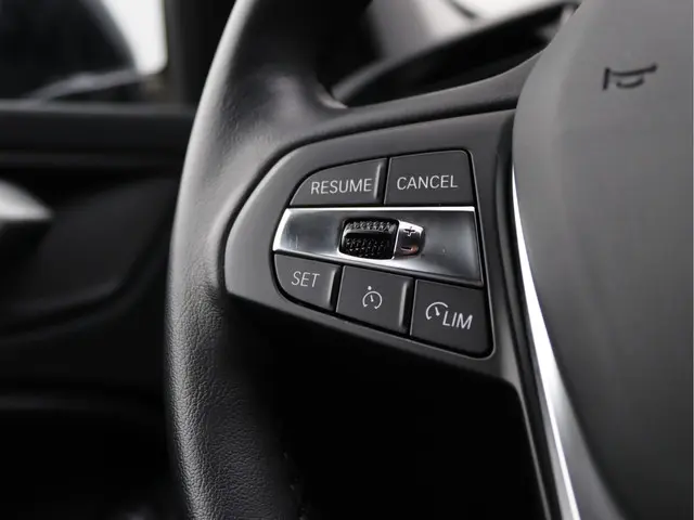 BMW 1 Serie 118i Business Edition 2022 Benzine 29