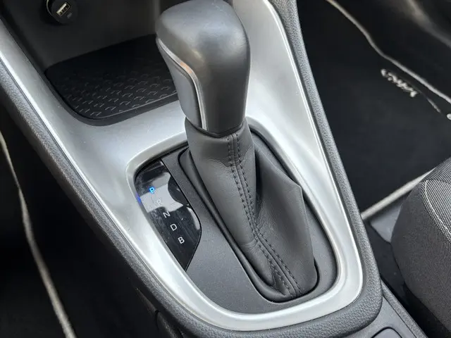 Toyota Yaris 1.5 Hybrid Active 2023 Hybride Benzine 26