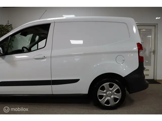 Ford Transit Courier 1.5 TDCI Trend 2017 Diesel 12