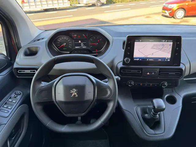 Peugeot Rifter 1.2 Puretech Active 2020 Benzine 29