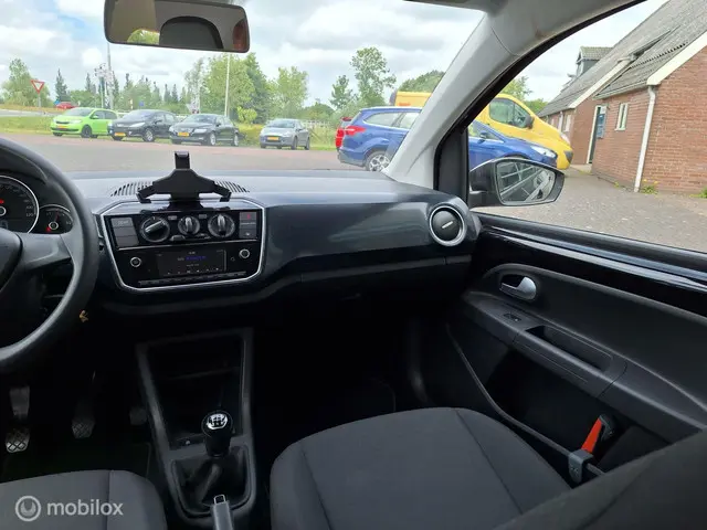 Volkswagen up! 1.0 BMT move up! 2019 Benzine 12