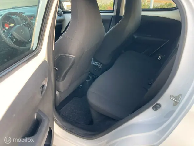 Peugeot 108 1.0 e-VTi Active 5 deurs airco 2020 Benzine 13