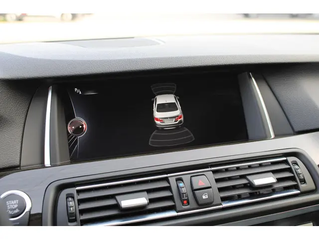 BMW 5 Serie 520i Executive 2014 Benzine 27