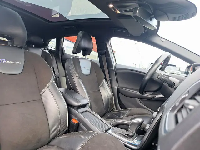 Volvo V40 1.6 T4 R-Design Automaat 2013 Benzine 27