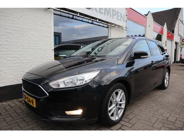 Ford Focus Wagon 1.0 TITANIUM 2017 Benzine 32
