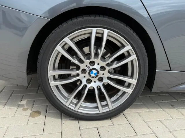 BMW 3 Serie Touring 330i xDrive M Sport 2015 Benzine 6