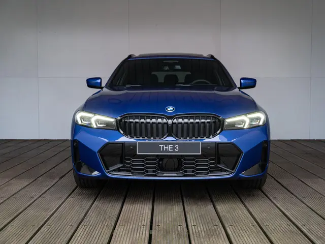 BMW 3 Serie Touring 330e xDrive 2025 Hybride Benzine 3