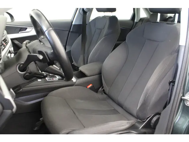 Audi A4 Limousine 1.4 TFSI Lease Edition 2017 Benzine 12