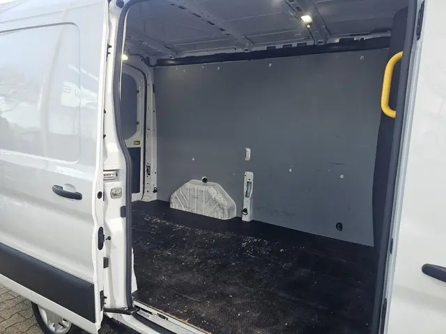 Ford Transit 350 2.0 TDCI L2H2 Trend 2023 Diesel 10