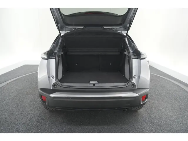 Peugeot 2008 PureTech 100 Allure 2024 Benzine 61