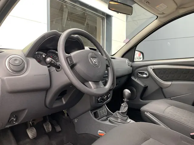 Dacia Duster 1.2 TCe 4x2 Lauréate 2014 Benzine 22
