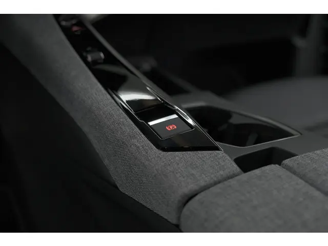 Peugeot 3008 1.2 Hybrid 145 GT 2025 Hybride Benzine 40