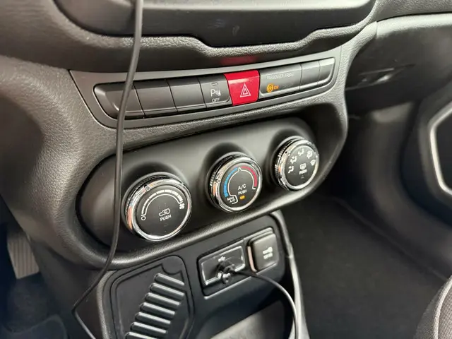 Jeep Renegade 1.4 MultiAir Limited 2015 Benzine 13