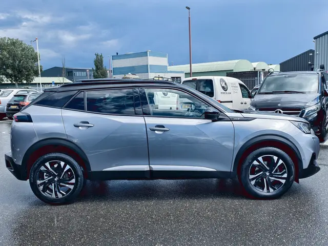 Peugeot 2008 1.2 PureTech GT 2021 Benzine 6