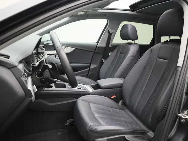 Audi A4 Avant 35 TFSI/150PK S Line 2021 Benzine 17