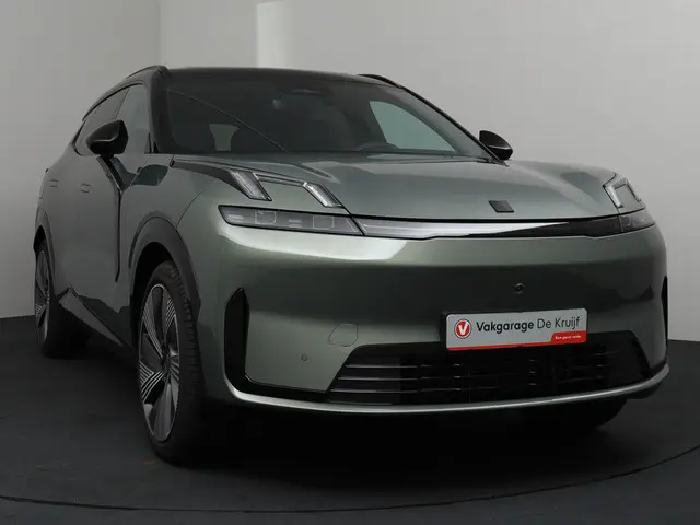 Lynk & Co 08 1.5 More 2025 Hybride Benzine 25