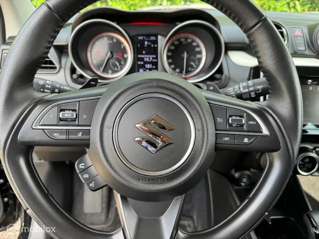 Suzuki Swift 1.0 Stijl Automaat km 81000 2018 Benzine 15