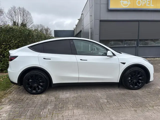 Tesla Model Y Long Range AWD 75 kWh 2022 Elektrisch 8