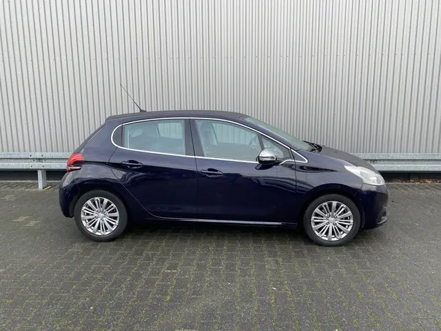 Peugeot 208 1.2 PureTech GT-line 2018 Benzine 10
