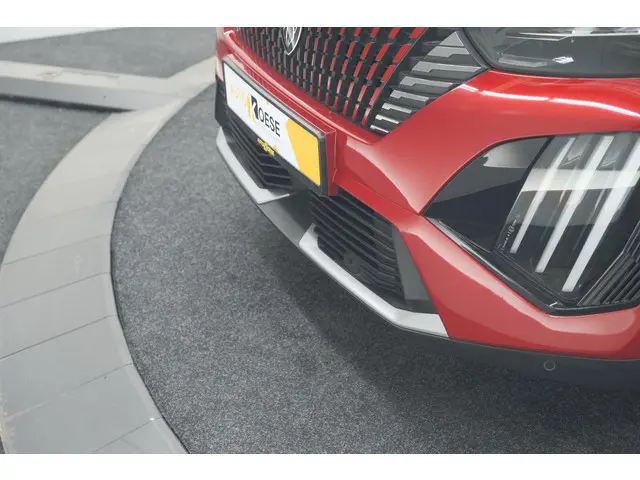 Peugeot 2008 PureTech 130 EAT8 GT 2024 Benzine 19