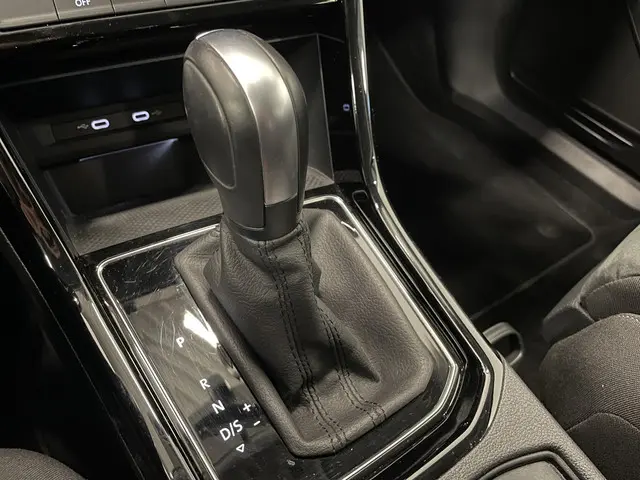 Volkswagen Touran 1.5 TSI DSG Highline 2020 Benzine 26