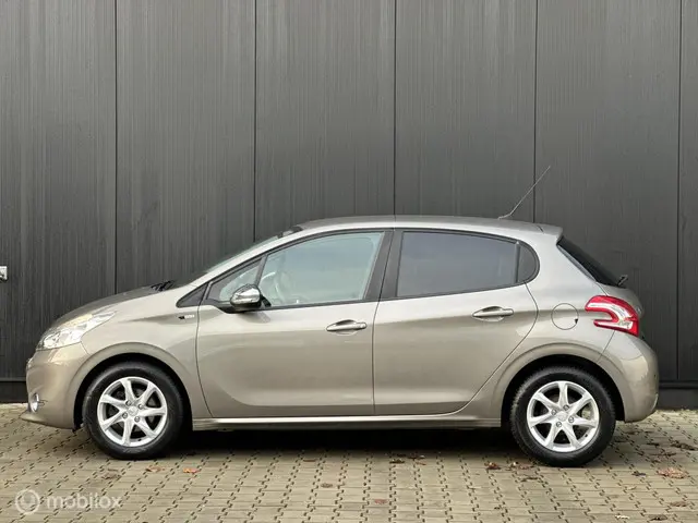 Peugeot 208 1.2 82PK STYLE | CRUISE | PDC | NAVI | 2015 Benzine 2