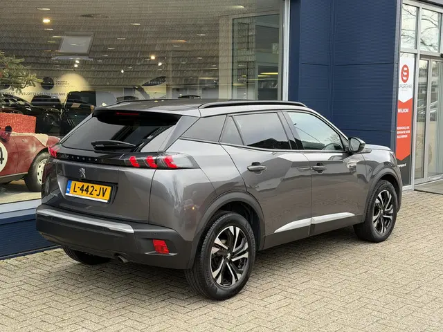 Peugeot 2008 1.2 Turbo 100 PK Allure Pack 2021 Benzine 2
