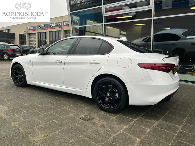 Alfa Romeo Giulia 2.0T Super 2019 Benzine 8