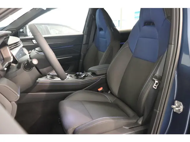 Lynk & Co 01 1.5 2025 Hybride Benzine 7