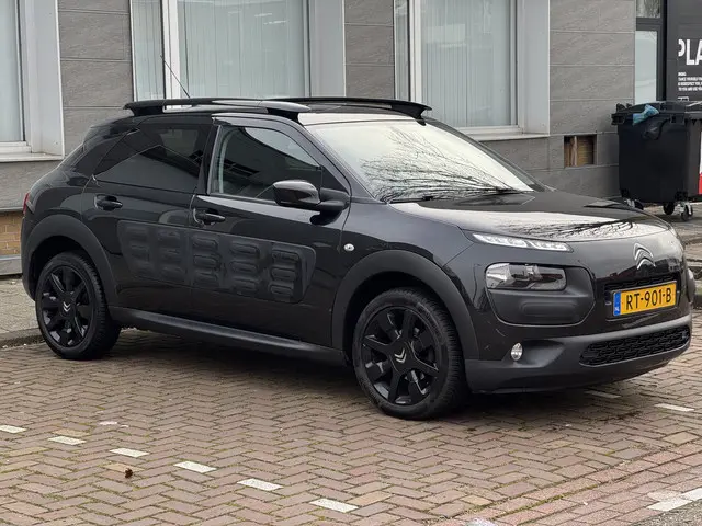 Citroën C4 Cactus 1.2 PureTech Shine 2018 Benzine 3