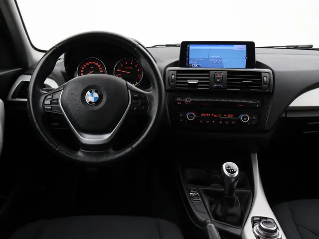 BMW 1 Serie 114i EDE HIGH EXECUTIVE 2013 Benzine 3
