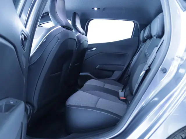 Mitsubishi Colt 1.6 HEV Intense+ 2025 Hybride Benzine 4