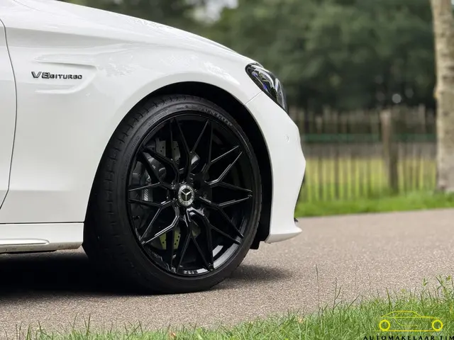Mercedes-Benz C-Klasse Estate AMG 63 2016 Benzine 89