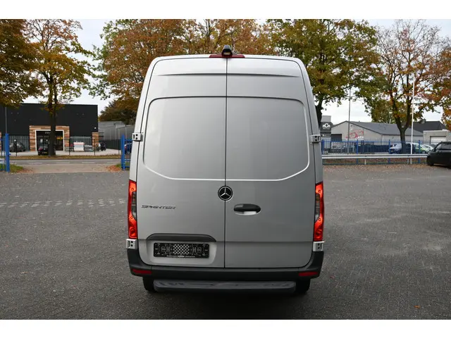 Mercedes-Benz Sprinter 317 CDI L2H2 RWD 2024 Diesel 3