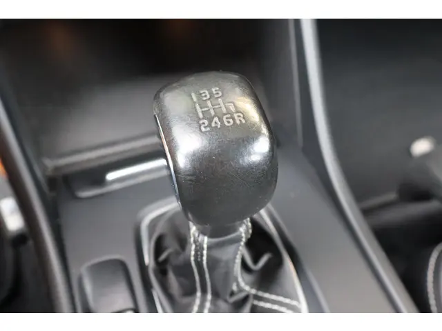 Volvo XC40 1.5 T3 R-Design 2019 Benzine 34