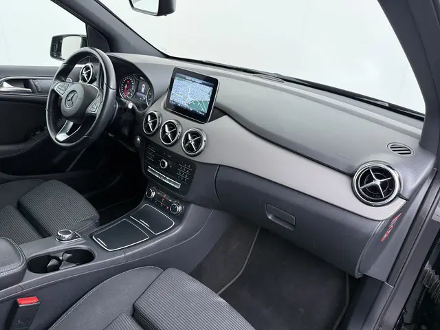Mercedes-Benz B-Klasse 180 Style 2018 Benzine 32