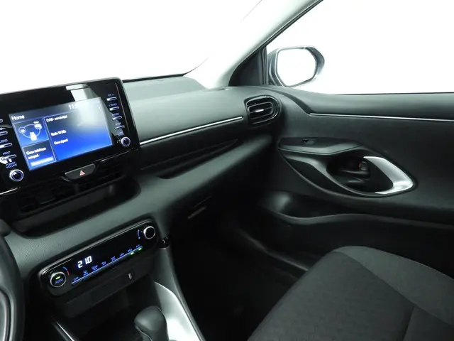 Toyota Yaris 1.5 Hybrid Active 2022 Hybride Benzine 29