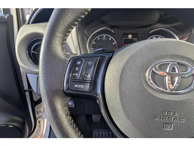 Toyota Yaris 1.5 VVT-i Design Red 2020 Benzine 21