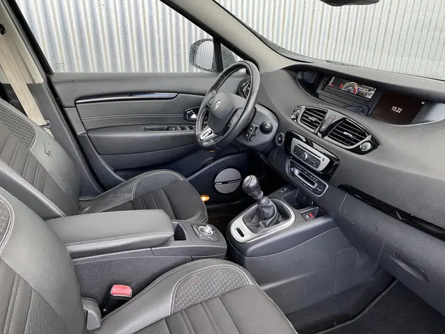 Renault Grand Scénic 1.2 TCe Bose 2015 Benzine 16