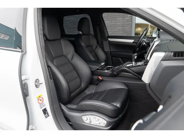 Porsche Cayenne 4.8 Turbo 2014 Benzine 12