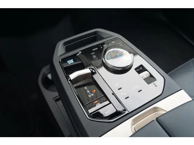 BMW iX xDrive40 2024 Elektrisch 17