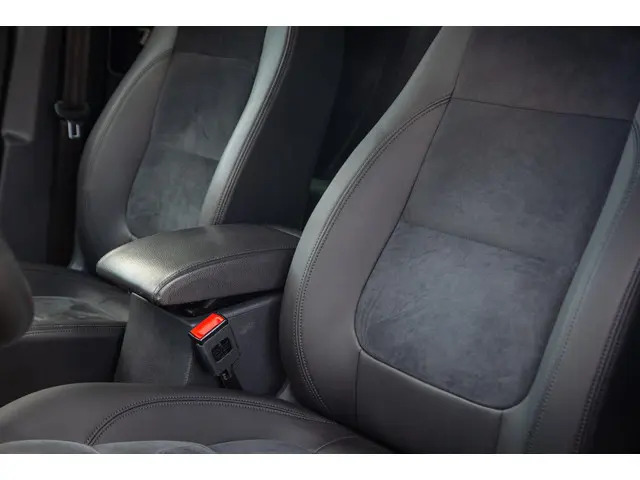 SEAT Alhambra 7p 2015 Benzine 25