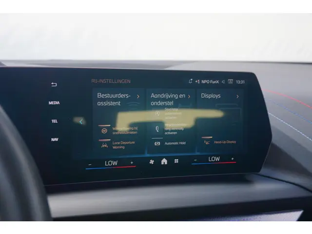 BMW 1 Serie 120 2024 Benzine 21