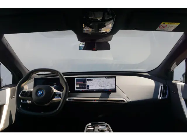 BMW iX xDrive40 2025 Elektrisch 9