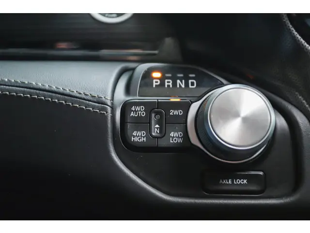 Dodge Ram 1500 5.7 V8 Limited 2024 LPG/Gas 25