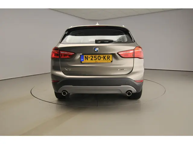 BMW X1 sDrive20i High Executive 2018 Benzine 3