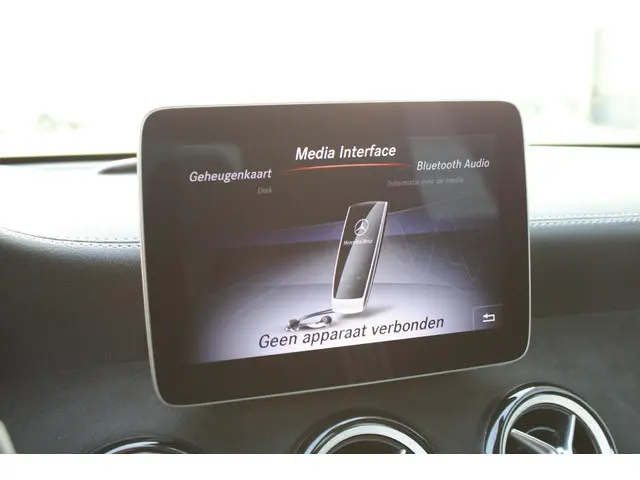 Mercedes-Benz CLA 180 AMG 2018 Benzine 25